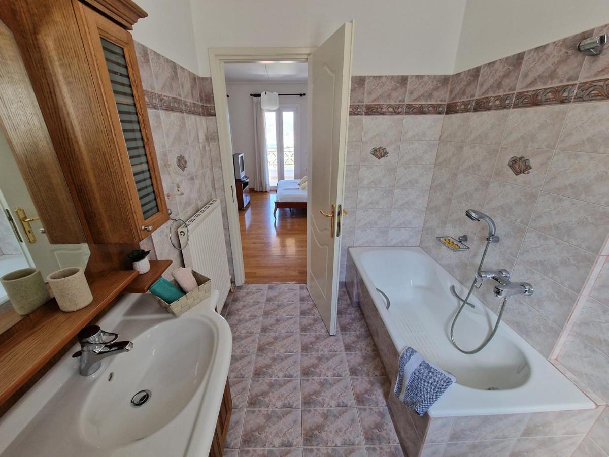 Villa Liana : Luxury Villa With Fantastic Sea View, Near Airport Pórto Ráfti Exteriér fotografie